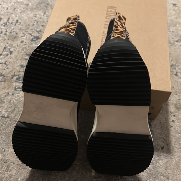 Steve Madden Shark Sneakers - Picture 4 of 4